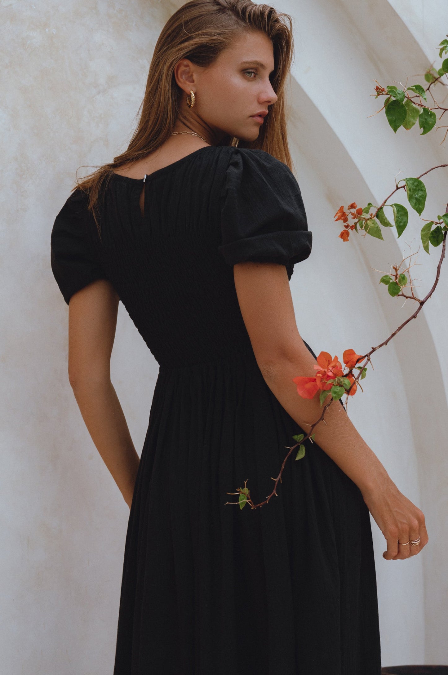 Sophie Smocked Linen Midi Dress Lightweight Puff Sleeve Black-4