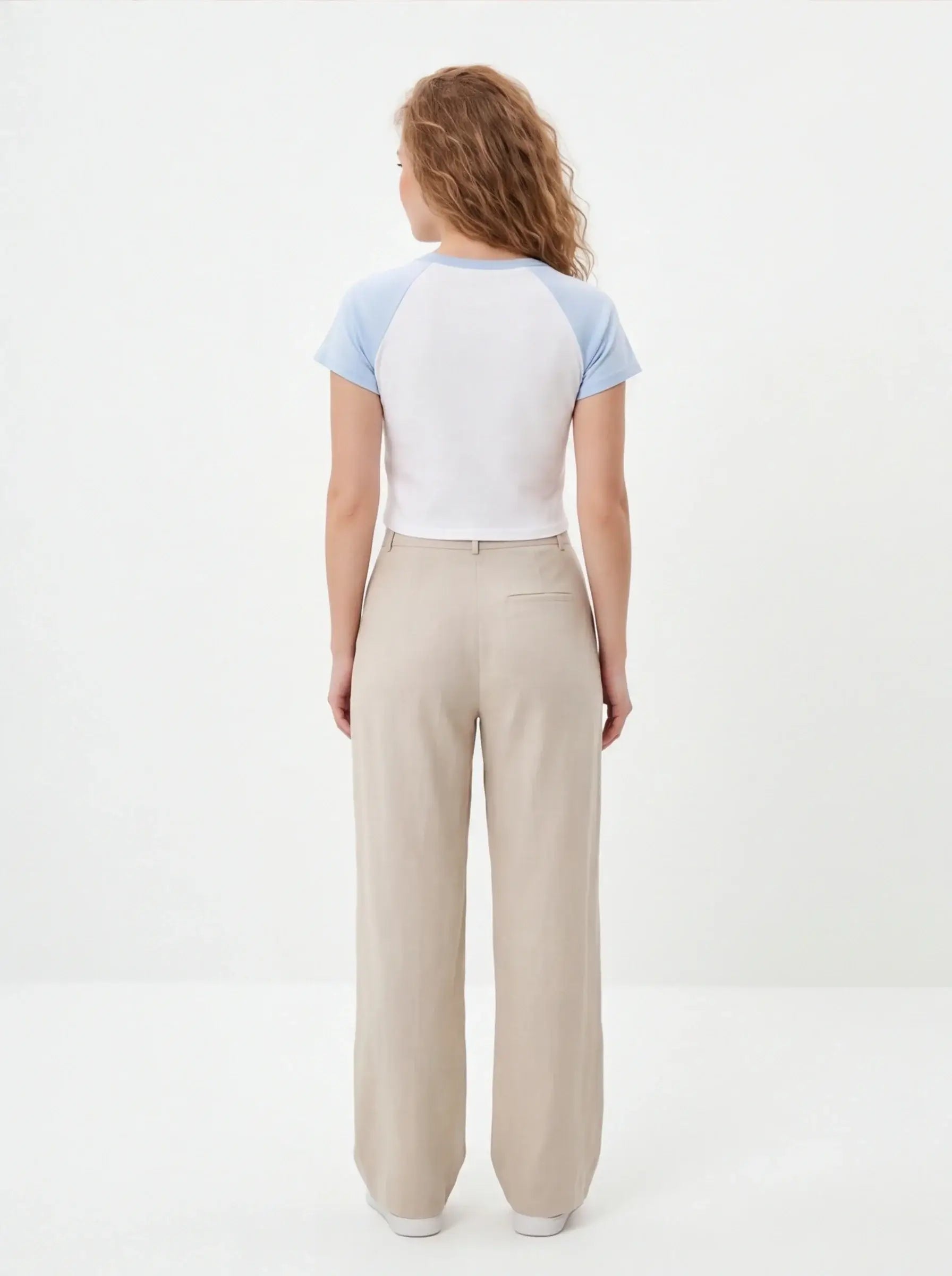 Dense Minimalist Crop Top Luxury Streetwear Women Tailored Fit Spain-3